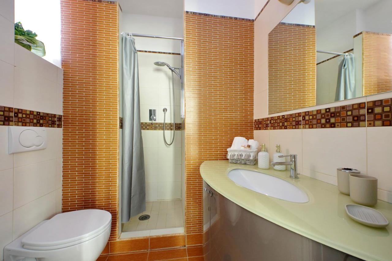 Luxury Apartment Vaticano-S'Peter Basilica - Netflix Wifi - Aircond Rome Bagian luar foto