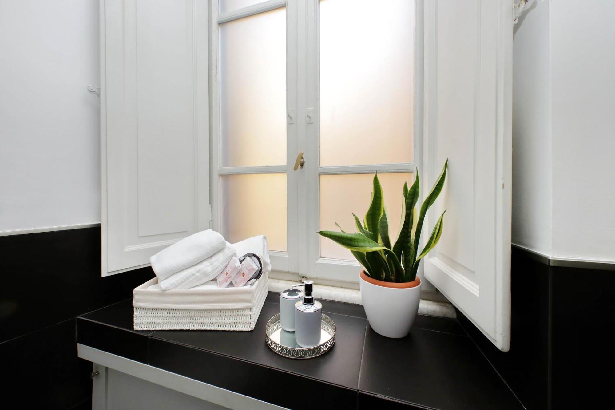 Luxury Apartment Vaticano-S'Peter Basilica - Netflix Wifi - Aircond Rome Bagian luar foto